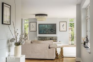 Lounge- click for photo gallery